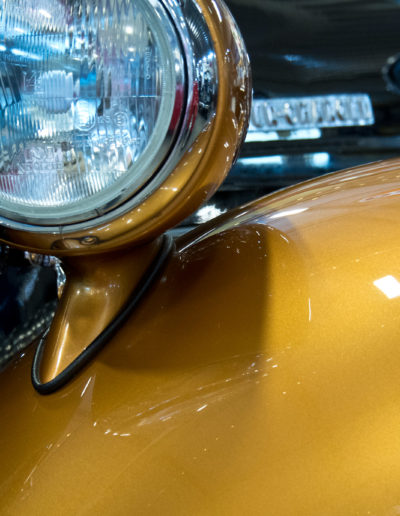 Left front fender with reflections